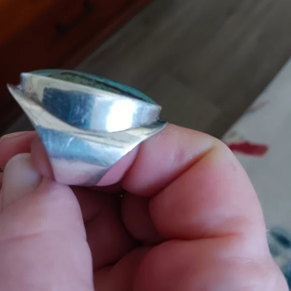 Sterling Silver Ring - Picture 4 of 9